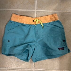 Patigonia  baggies 3” shorts Girls L